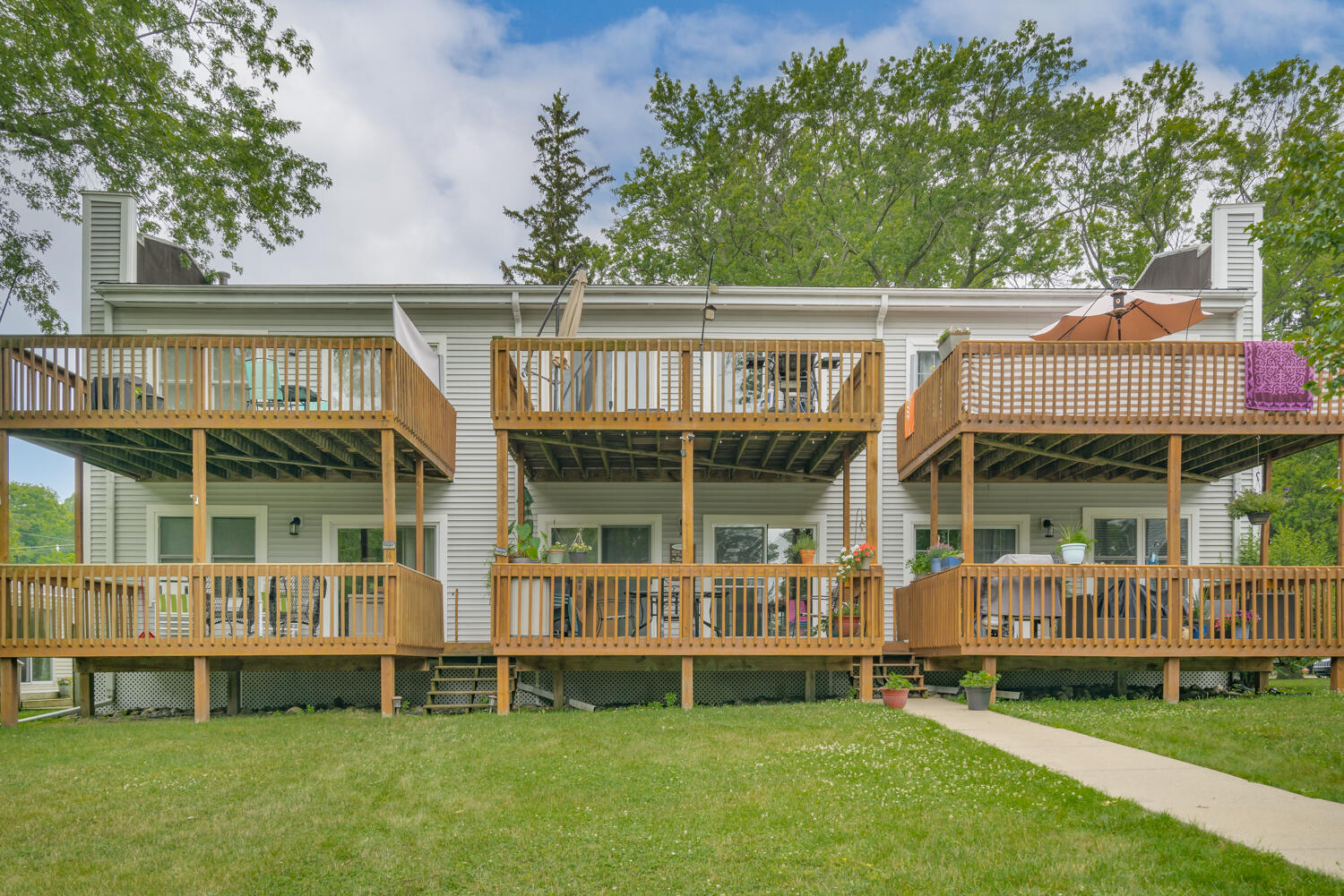 7374 North Shore Drive, 14