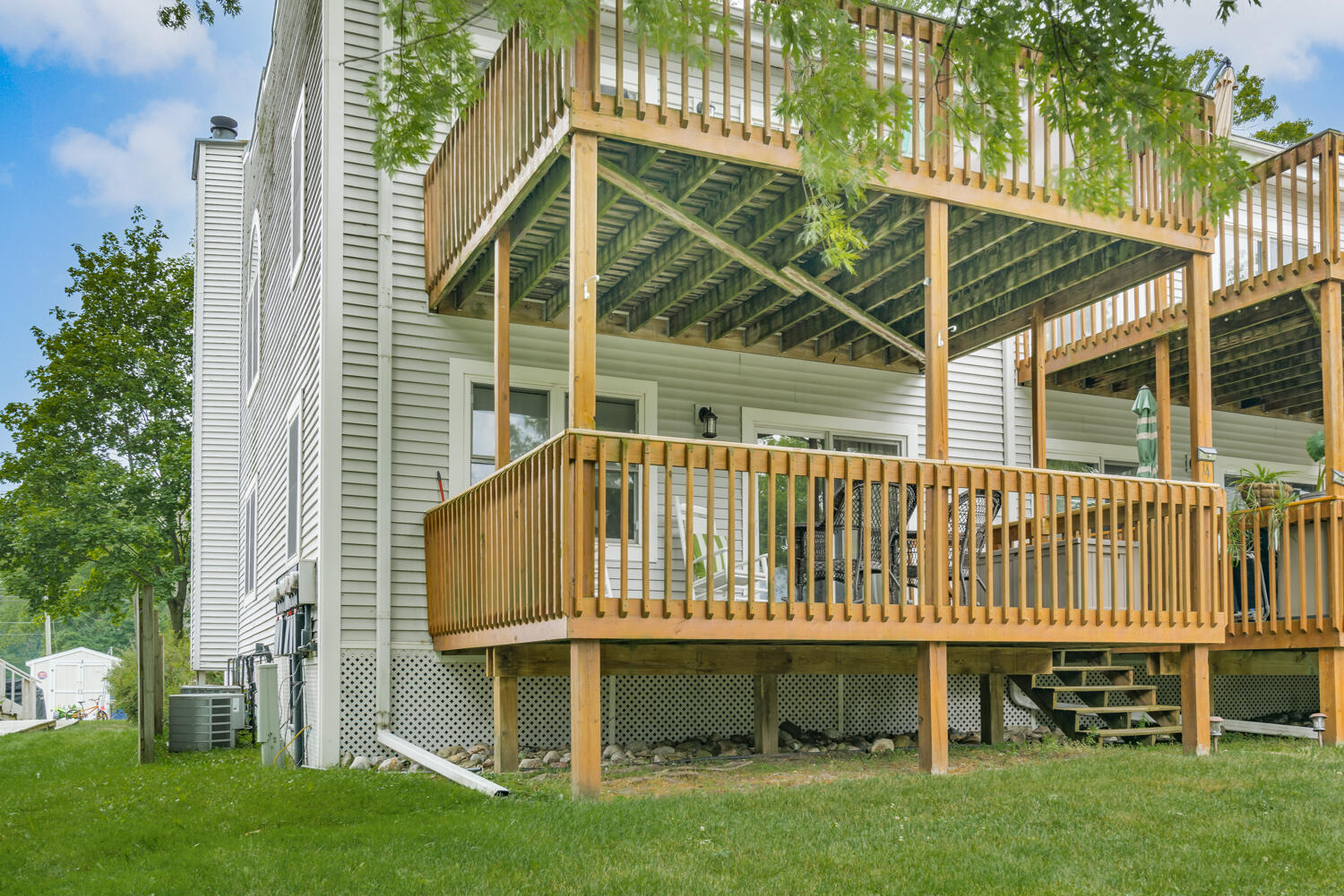 7374 North Shore Drive, 14