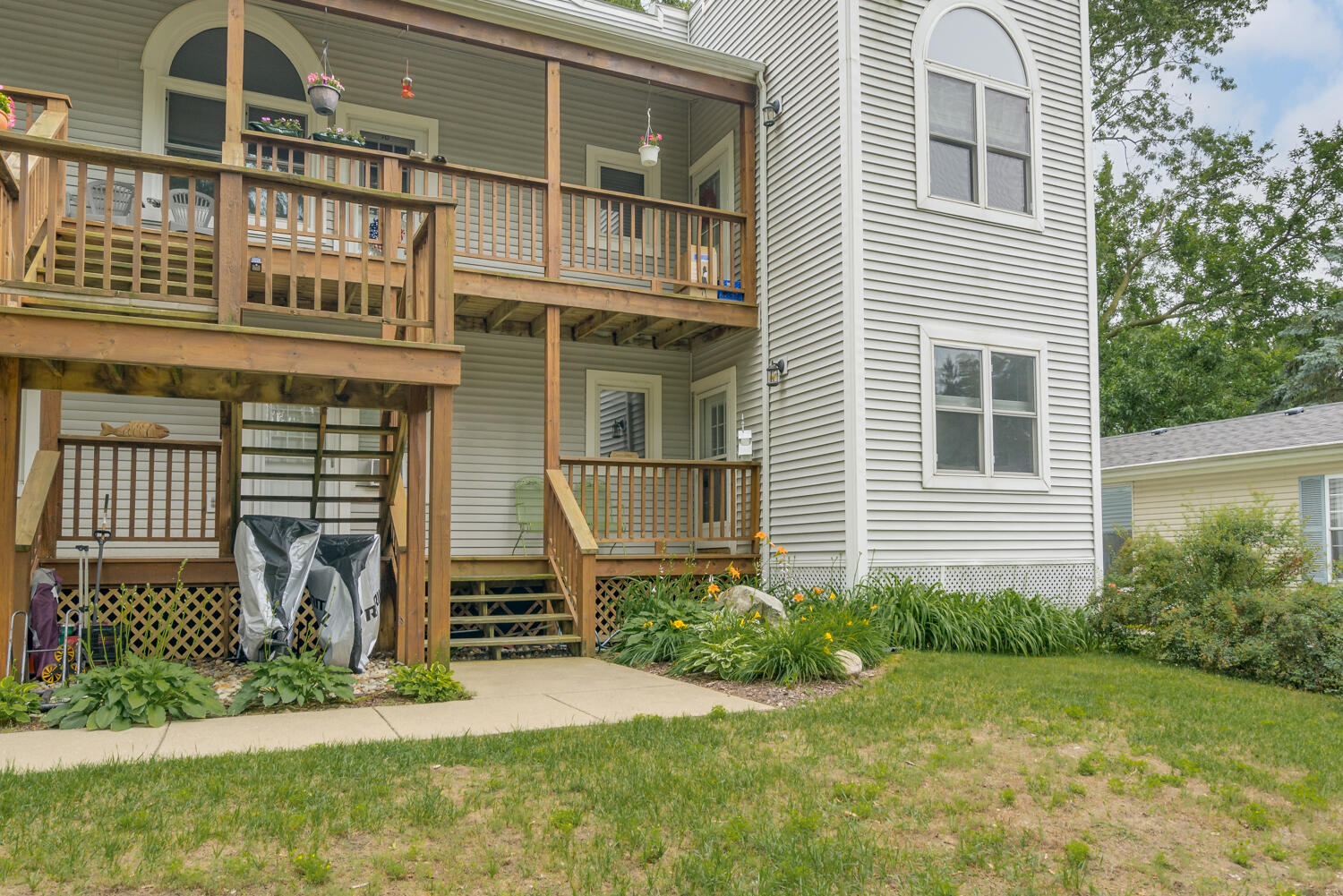 7374 North Shore Drive, 14