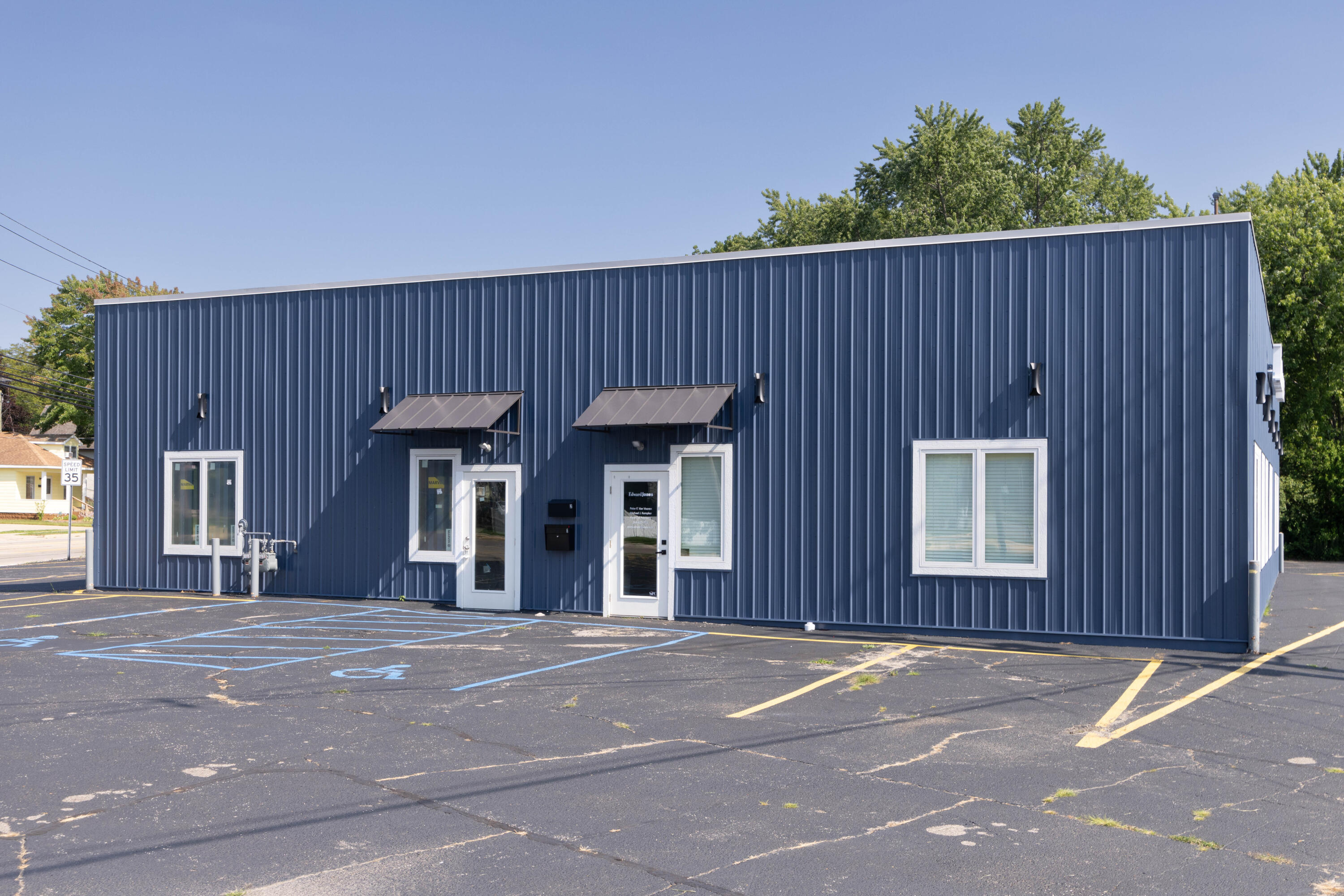 708 La Grange Street