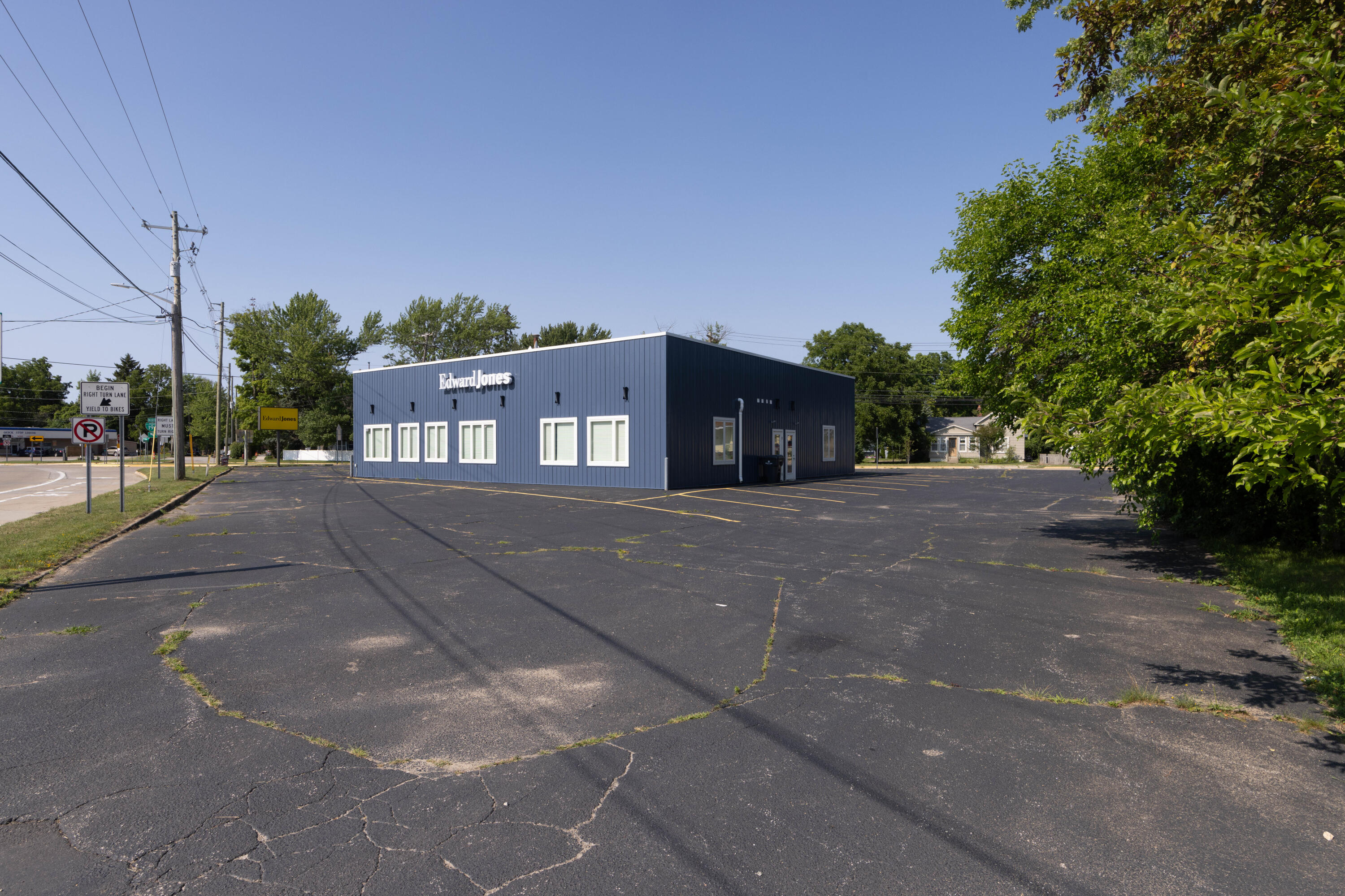 708 La Grange Street