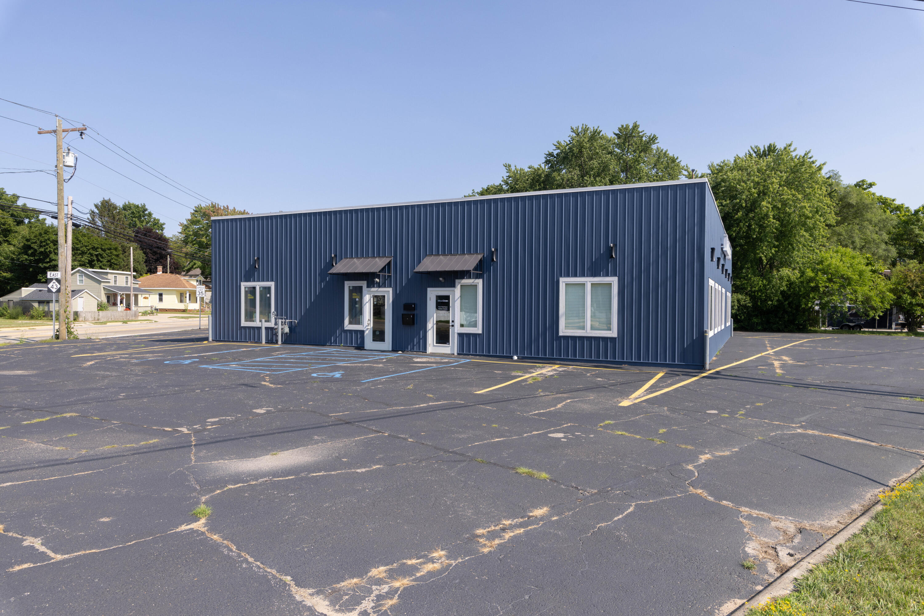 708 La Grange Street