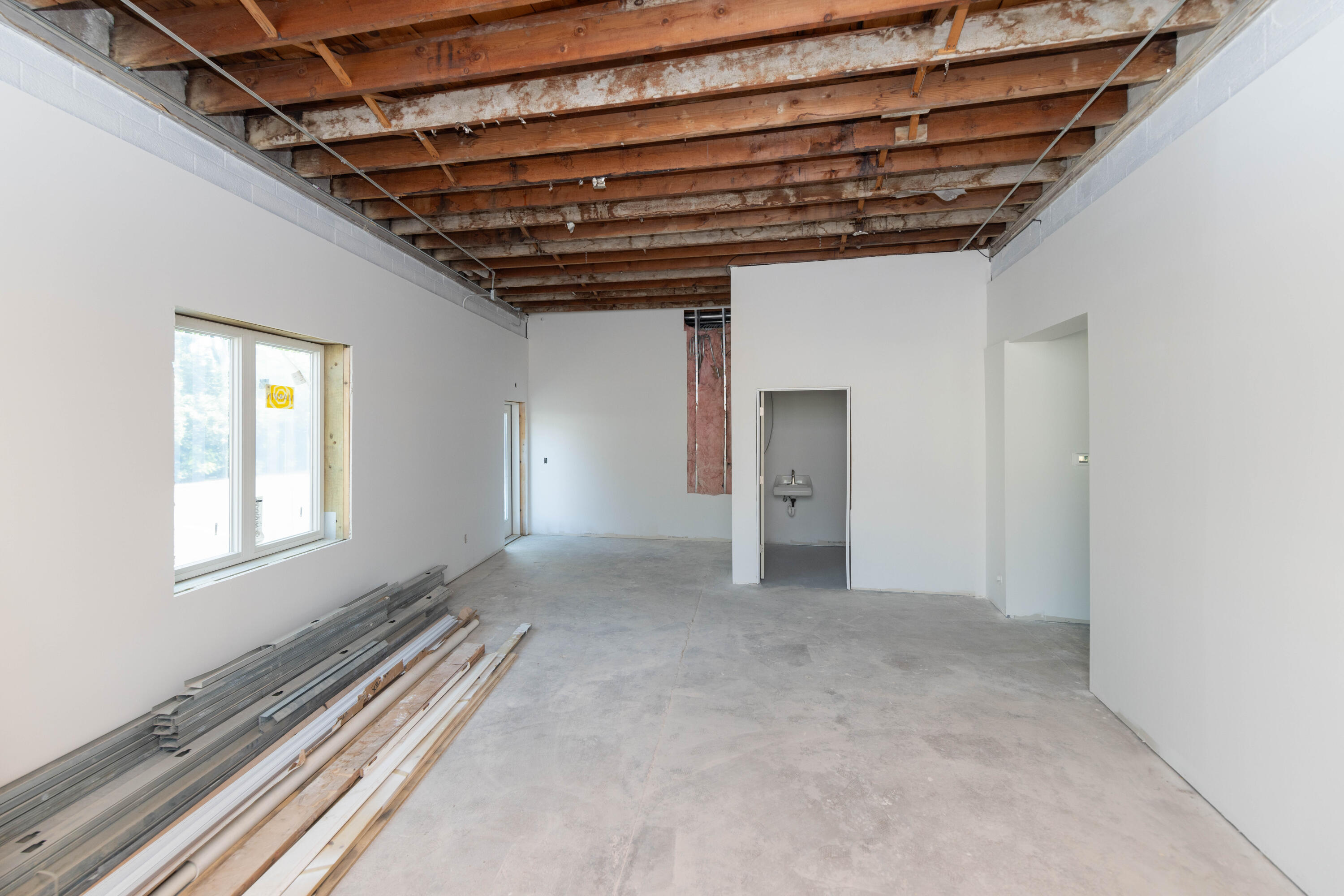 708 La Grange Street