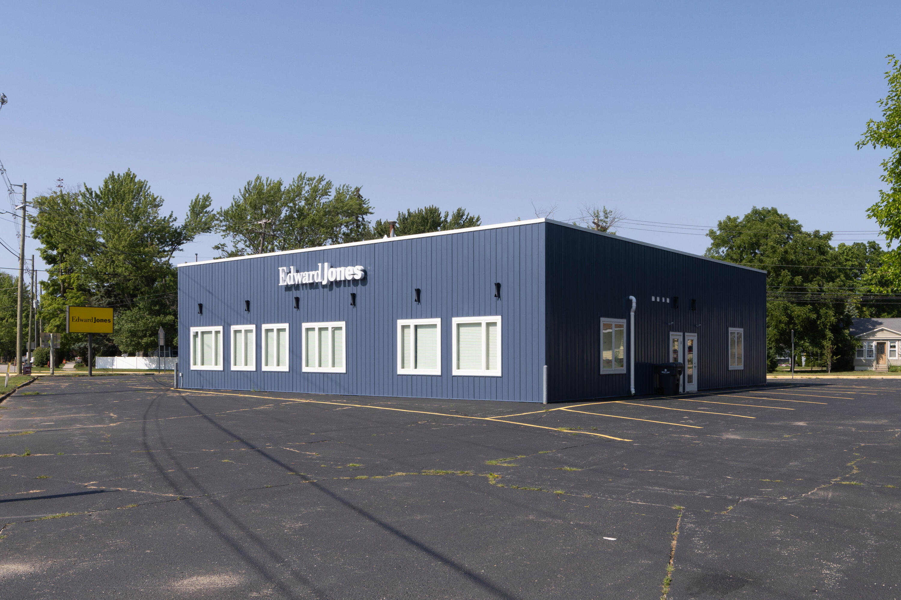 708 La Grange Street