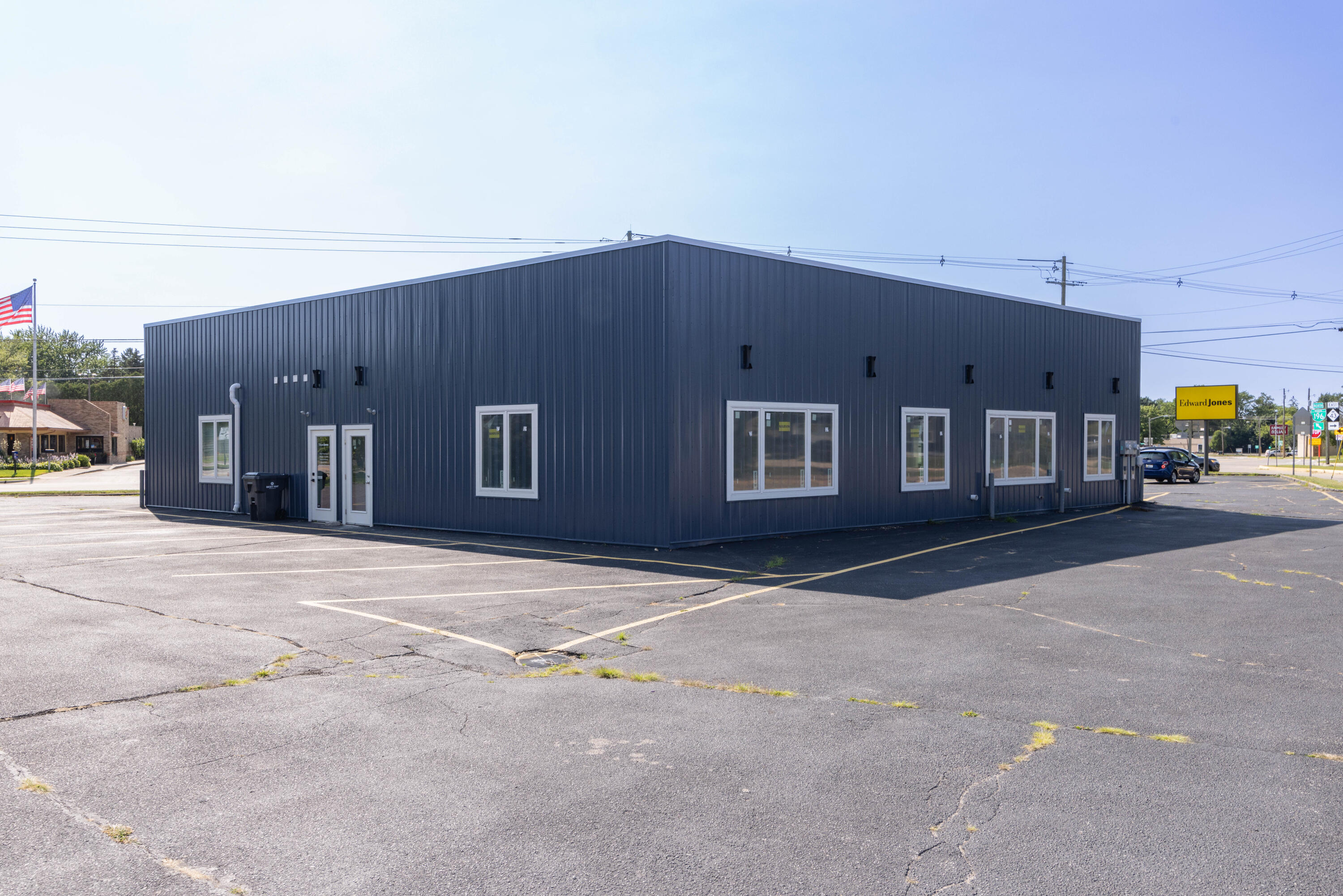 708 La Grange Street