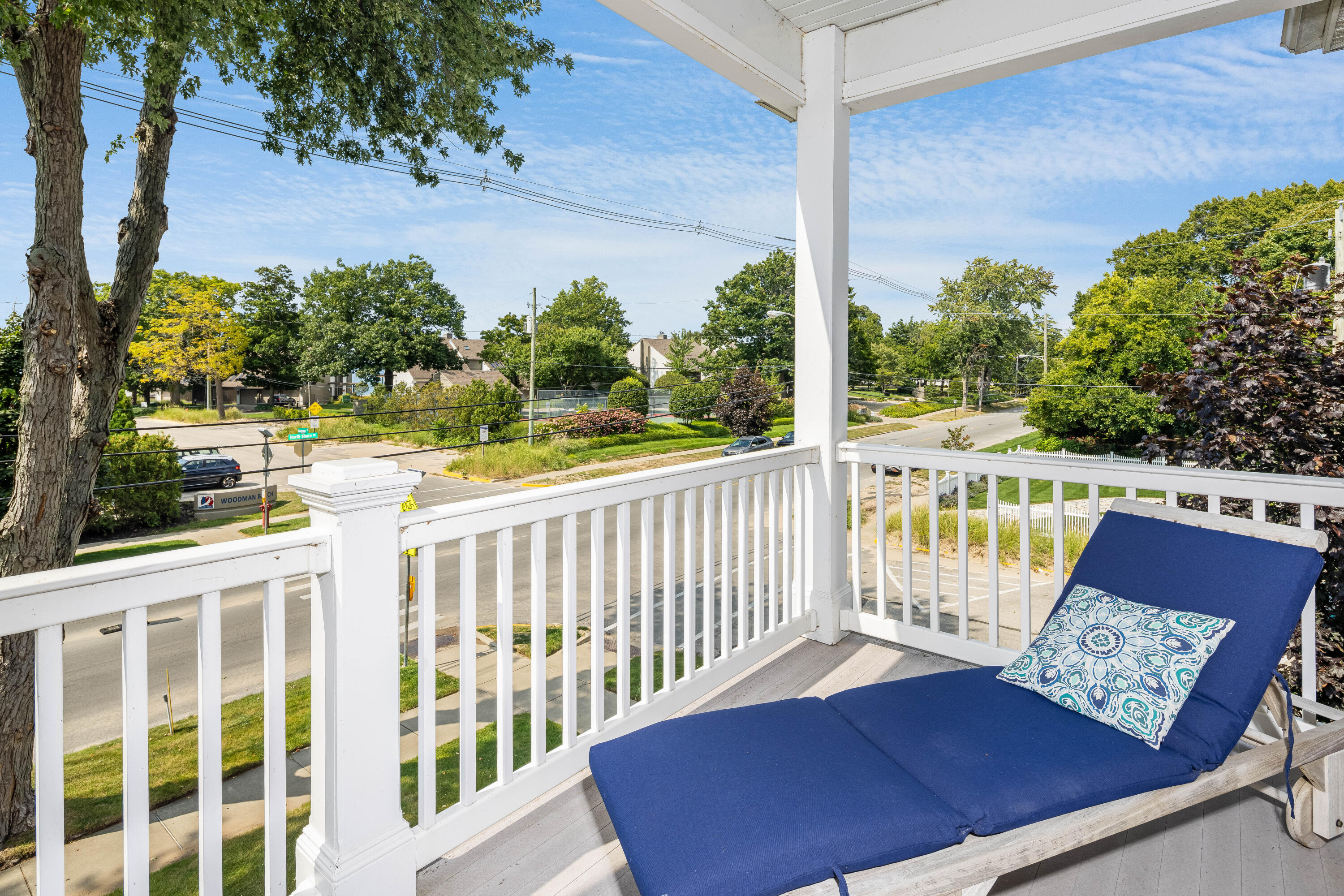 98 North Shore Drive, 1