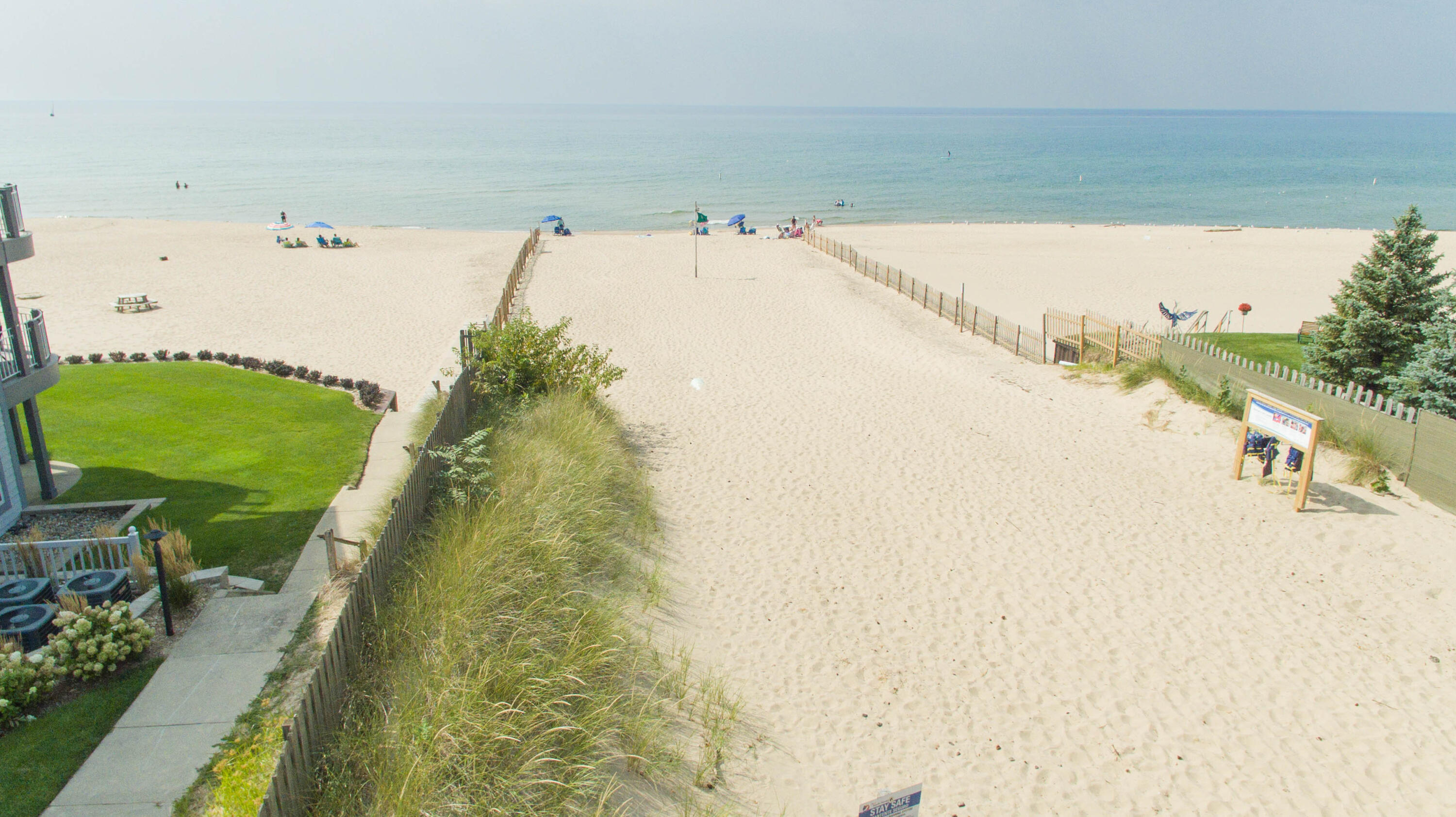 98 North Shore Drive, 1