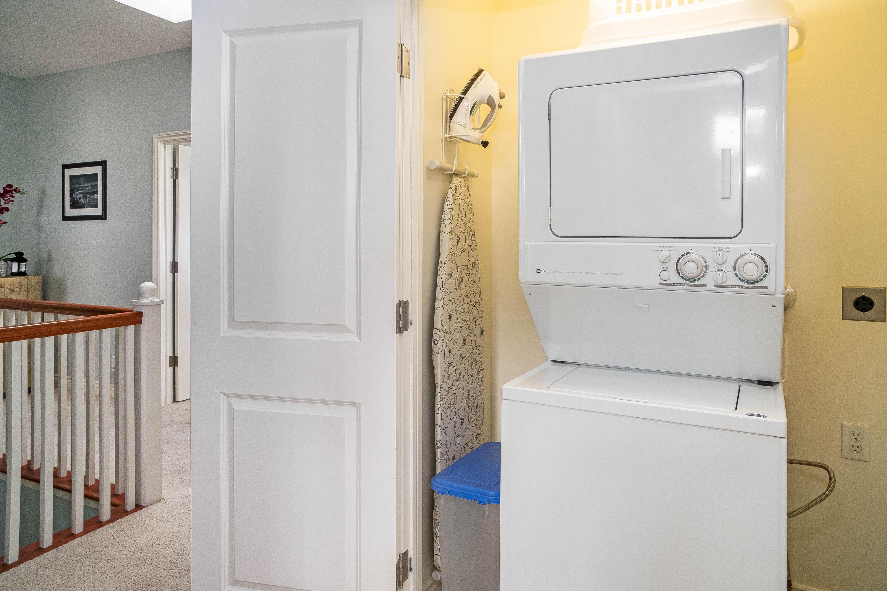 98 North Shore Drive, 1