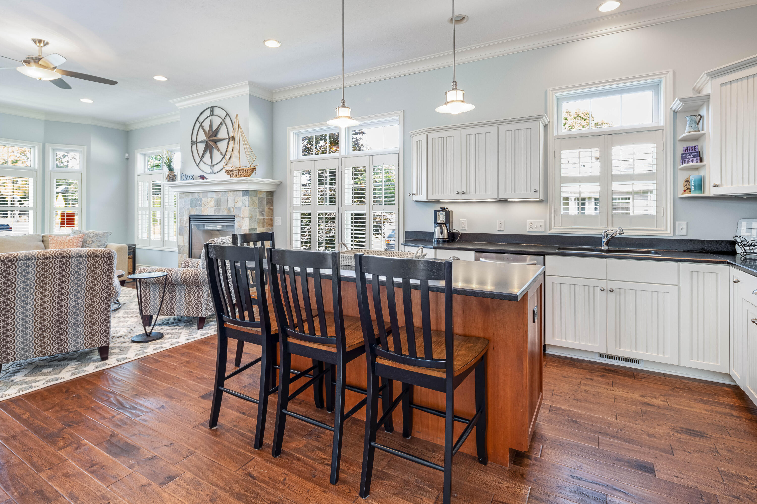 98 North Shore Drive, 1