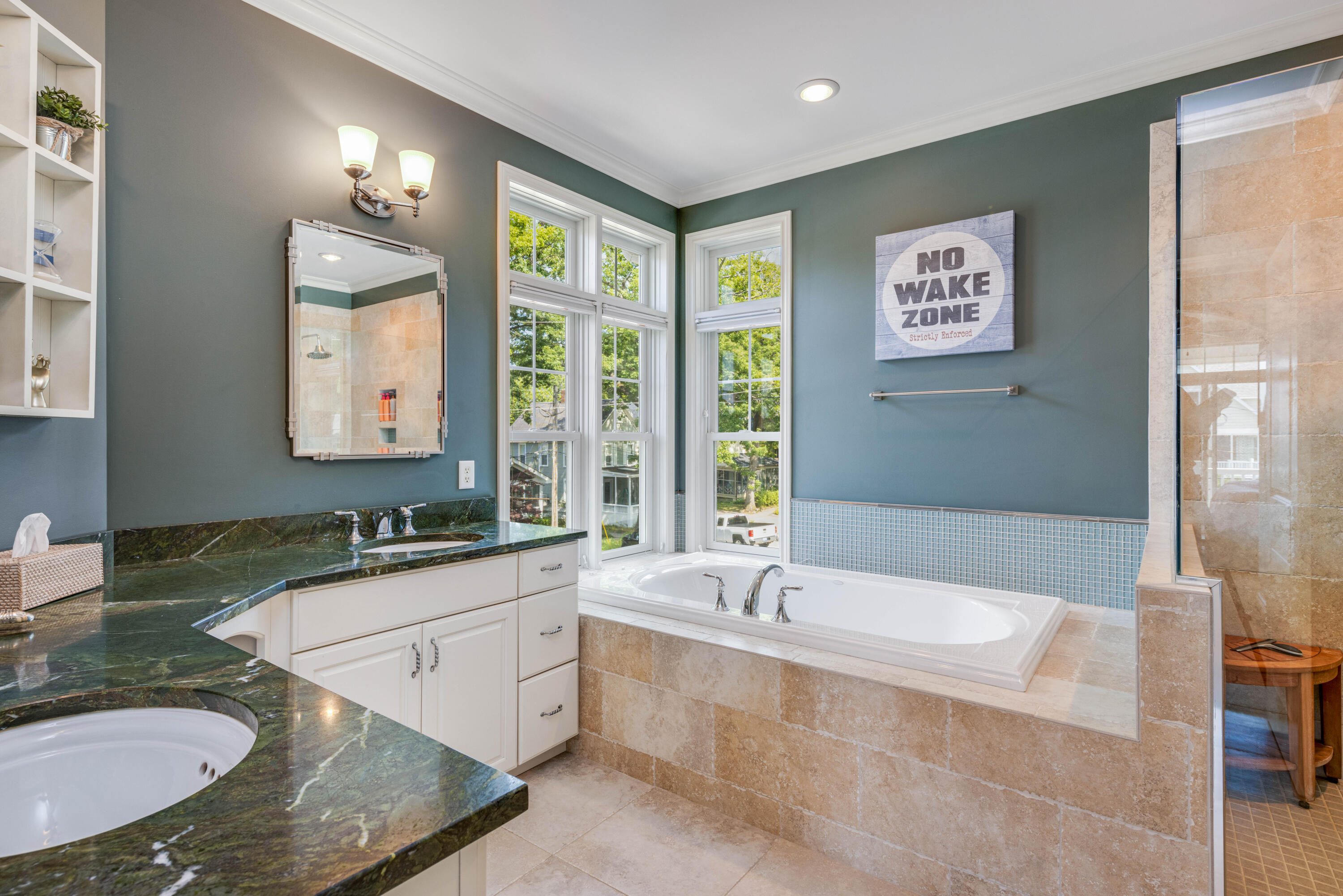 98 North Shore Drive, 1