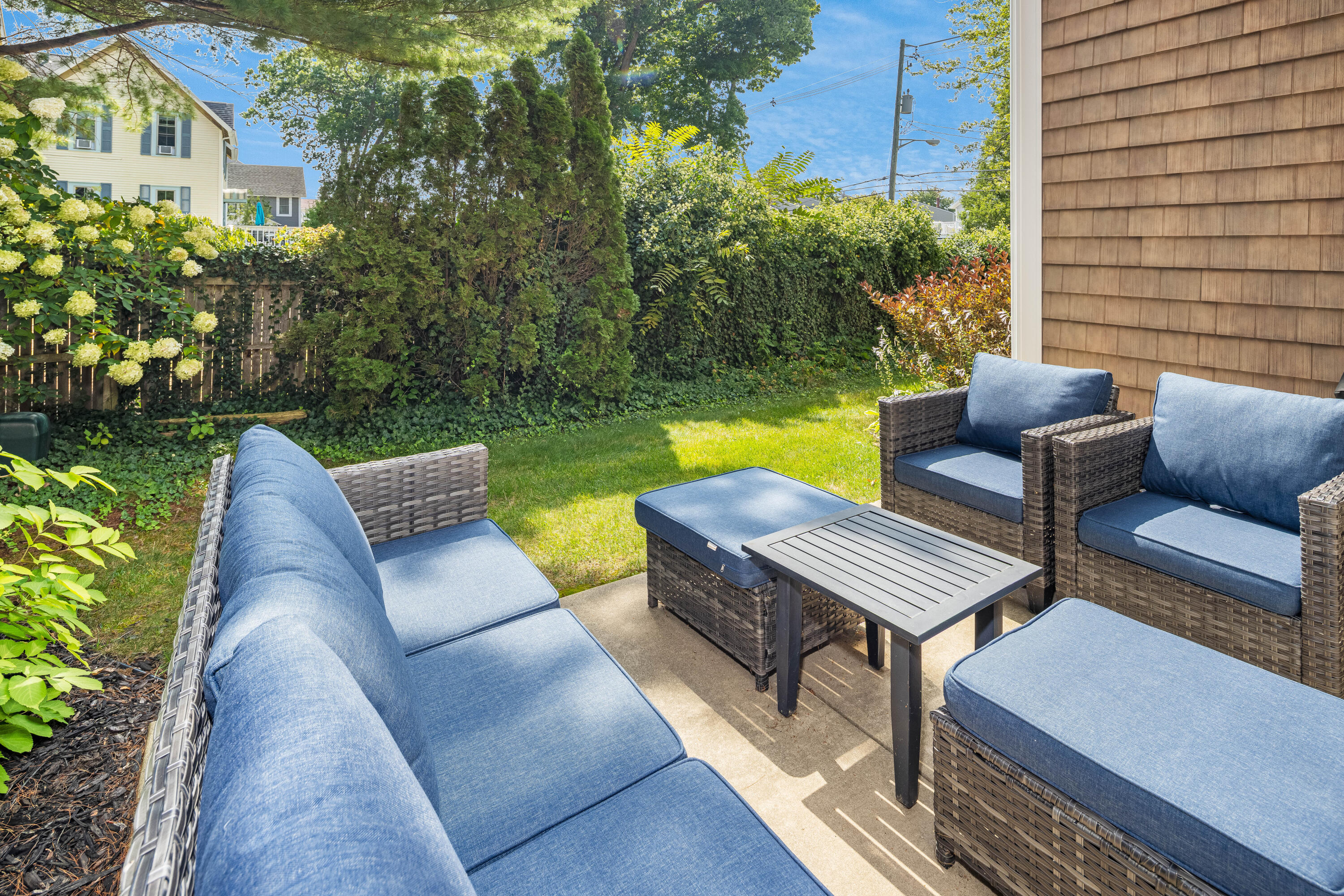 98 North Shore Drive, 1