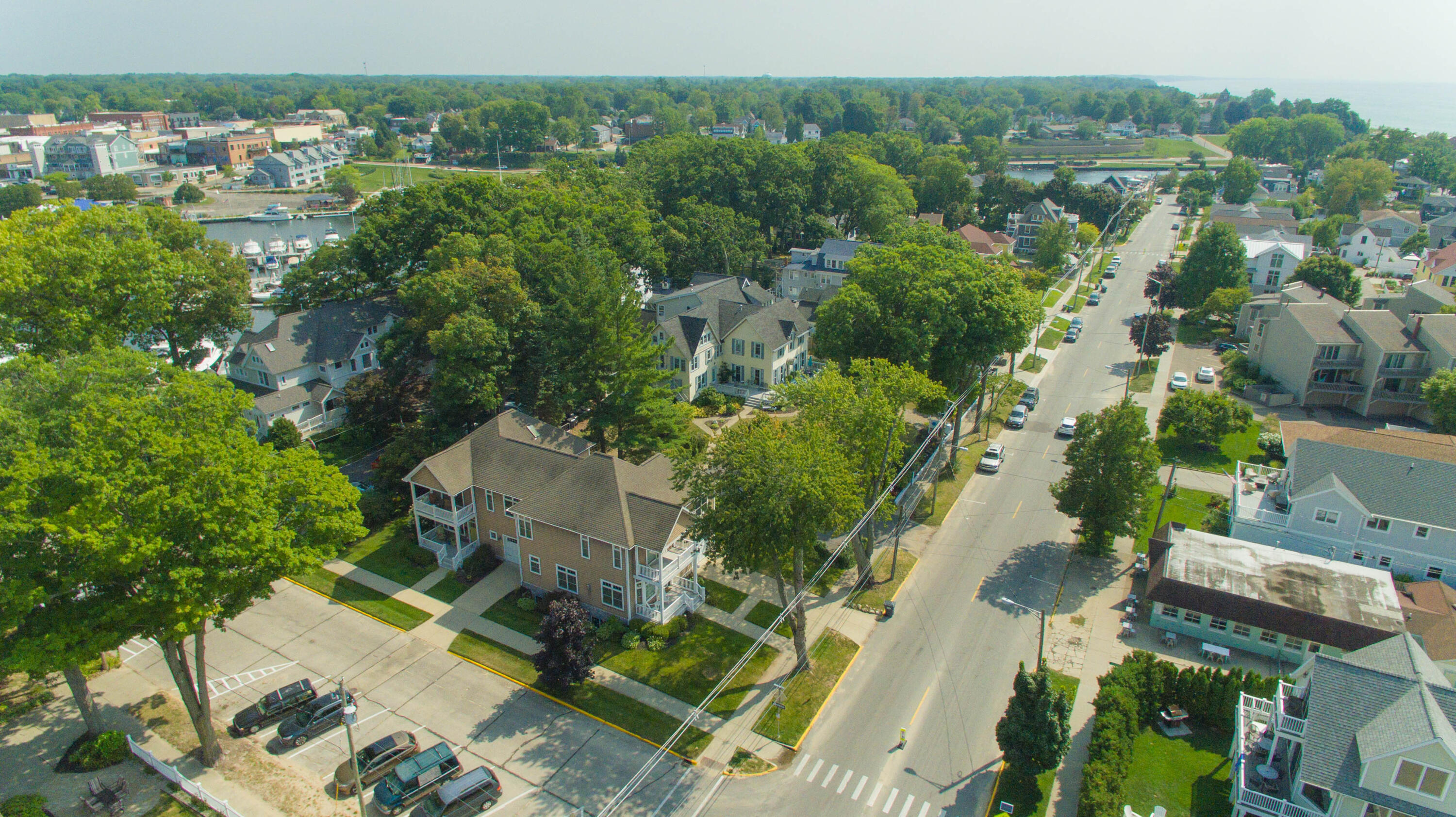 98 North Shore Drive, 1