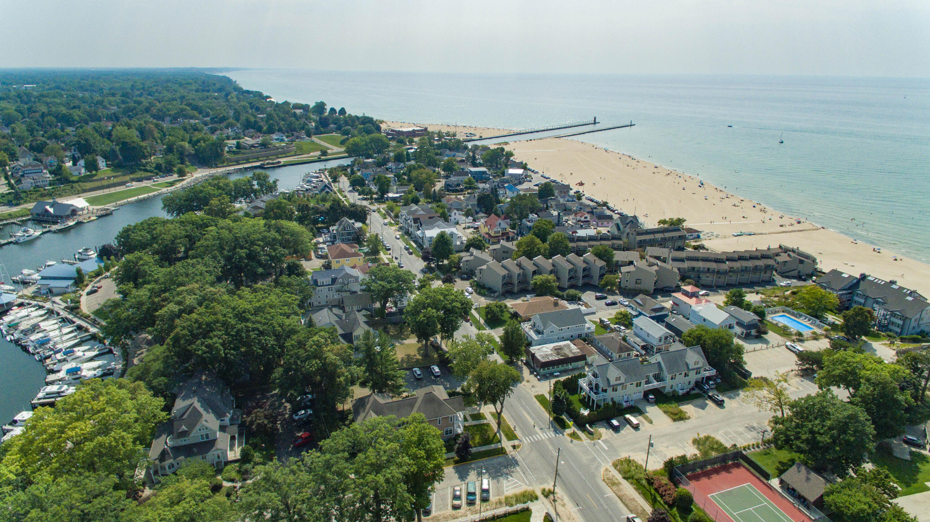 98 North Shore Drive, 1