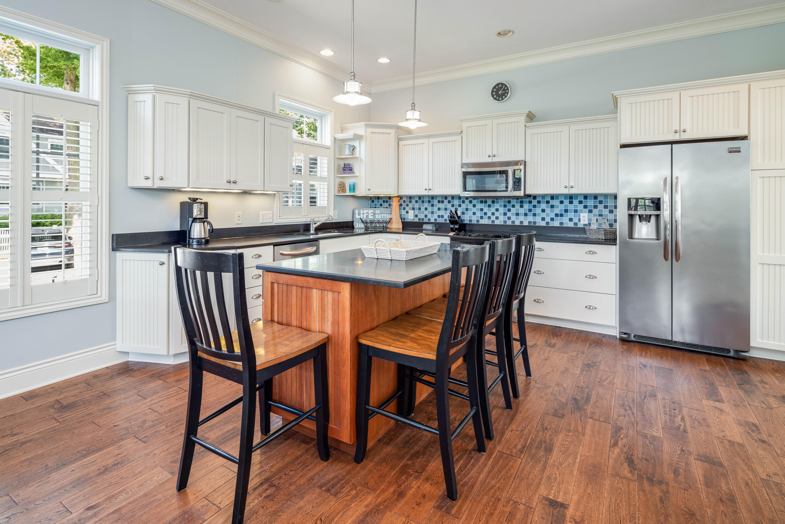 98 North Shore Drive, 1