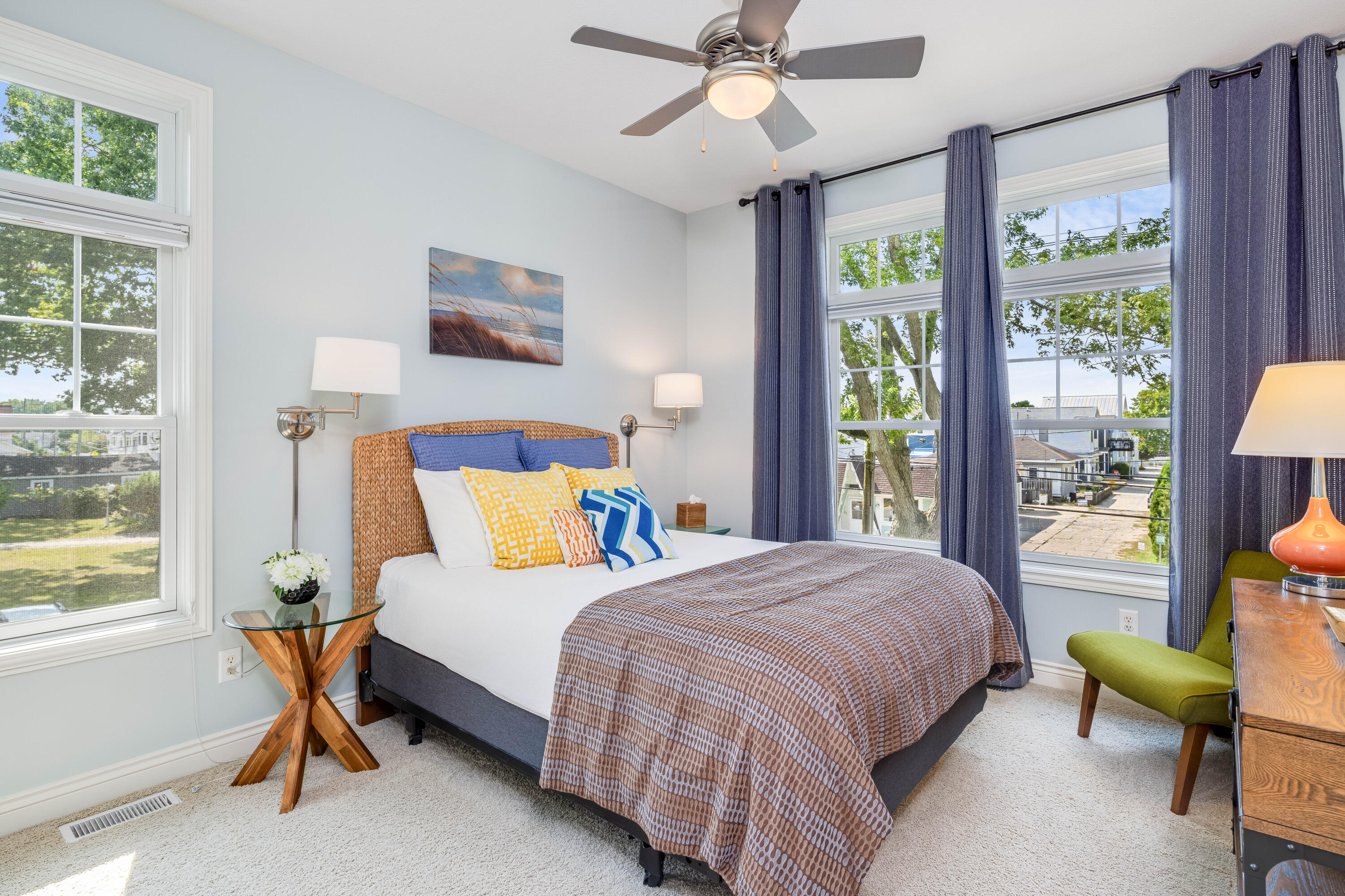 98 North Shore Drive, 1