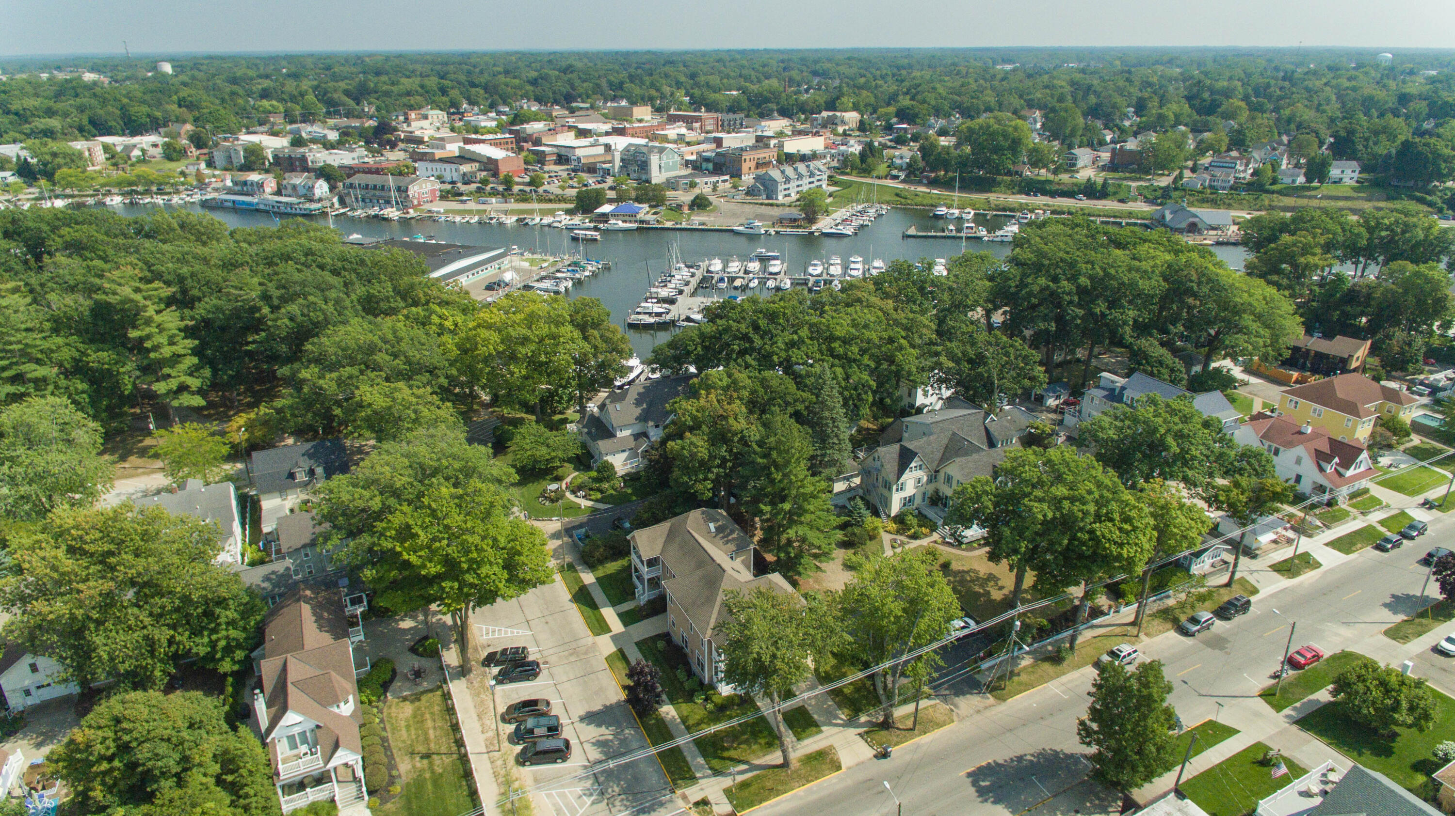 98 North Shore Drive, 1