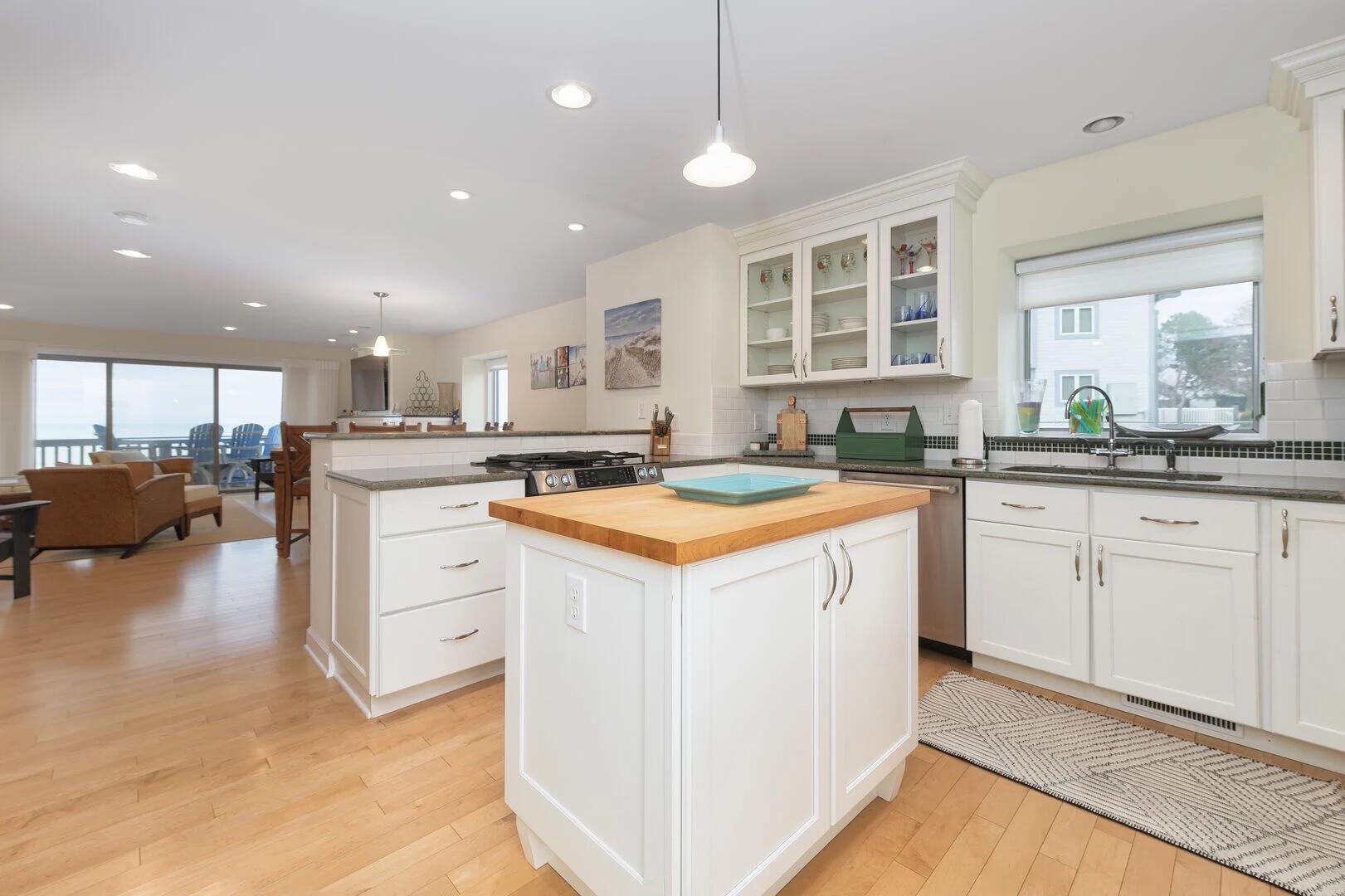 69 North Shore Drive, 3