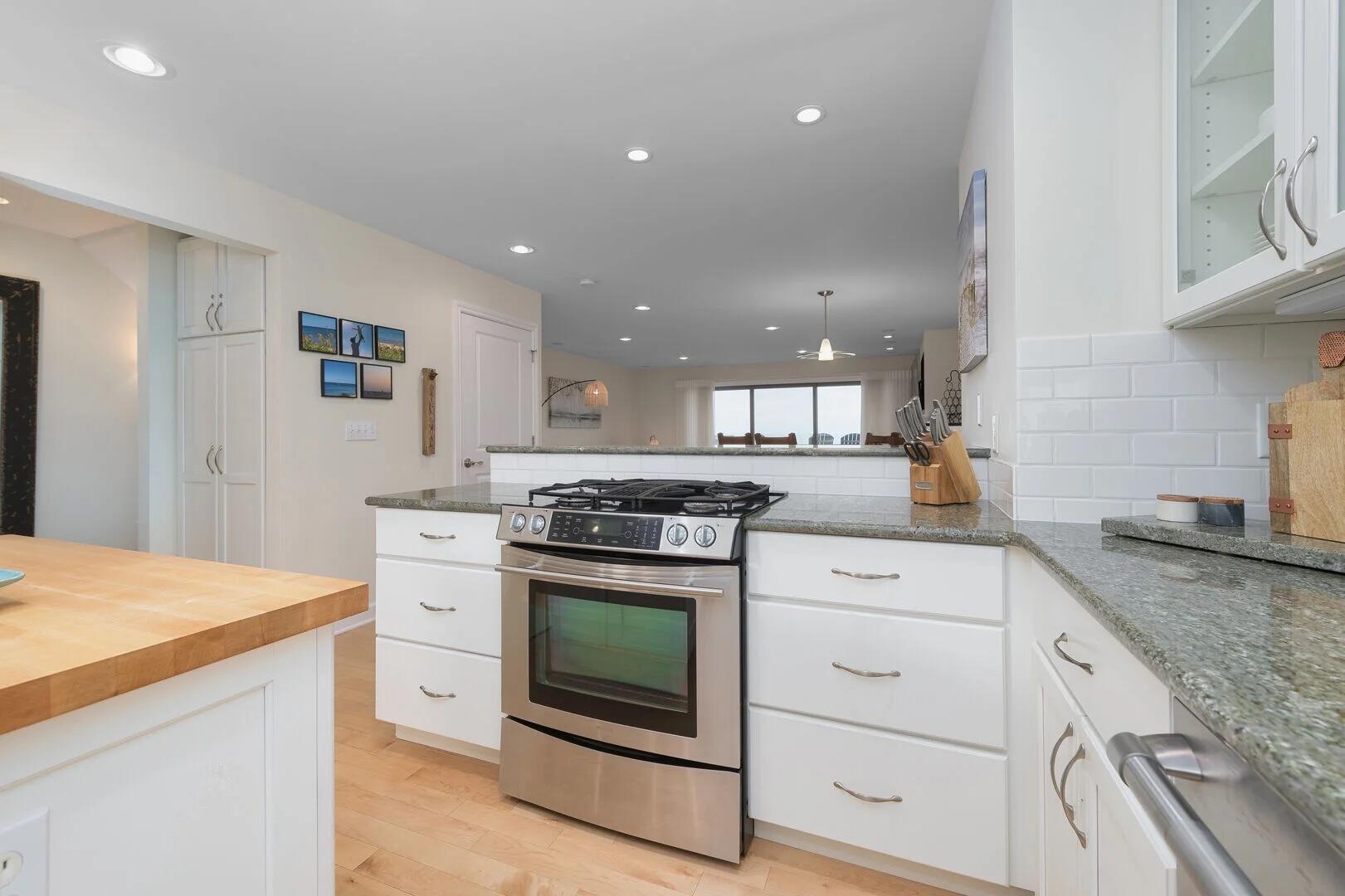 69 North Shore Drive, 3