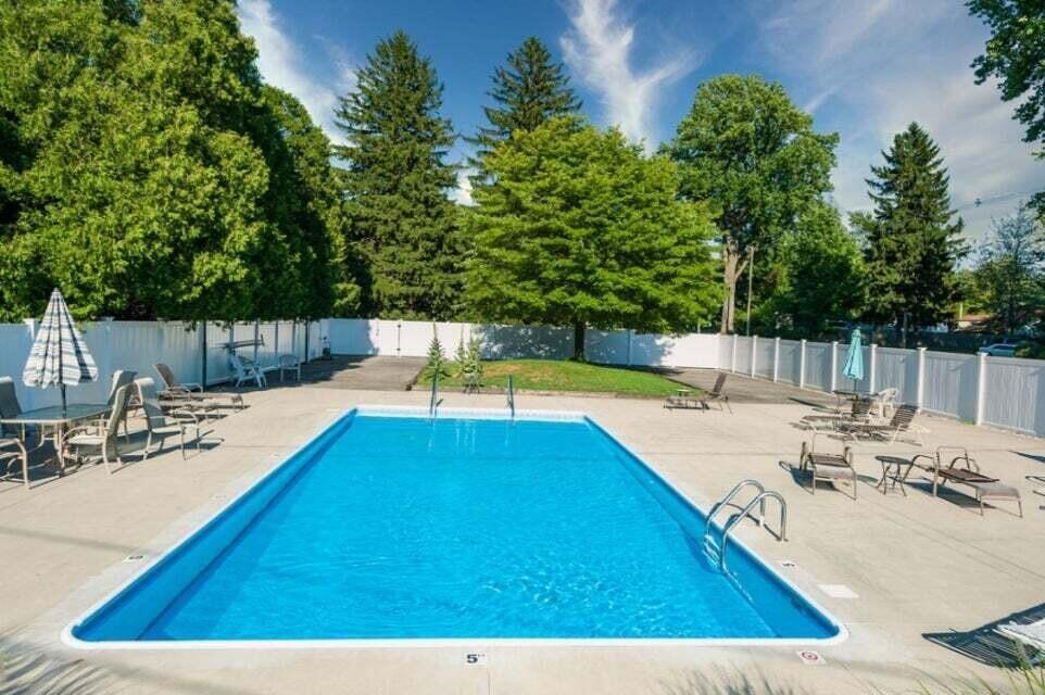 7374 North Shore Drive, 16