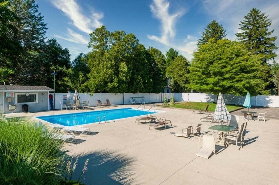 7374 North Shore Drive, 16