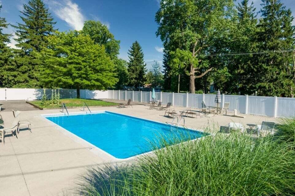 7374 North Shore Drive, 16