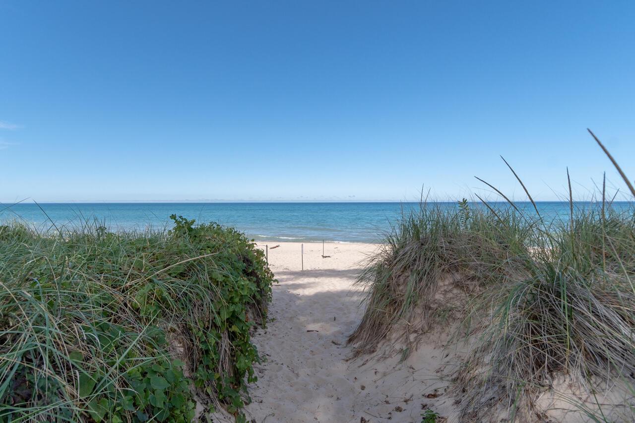 7374 North Shore Drive, 16