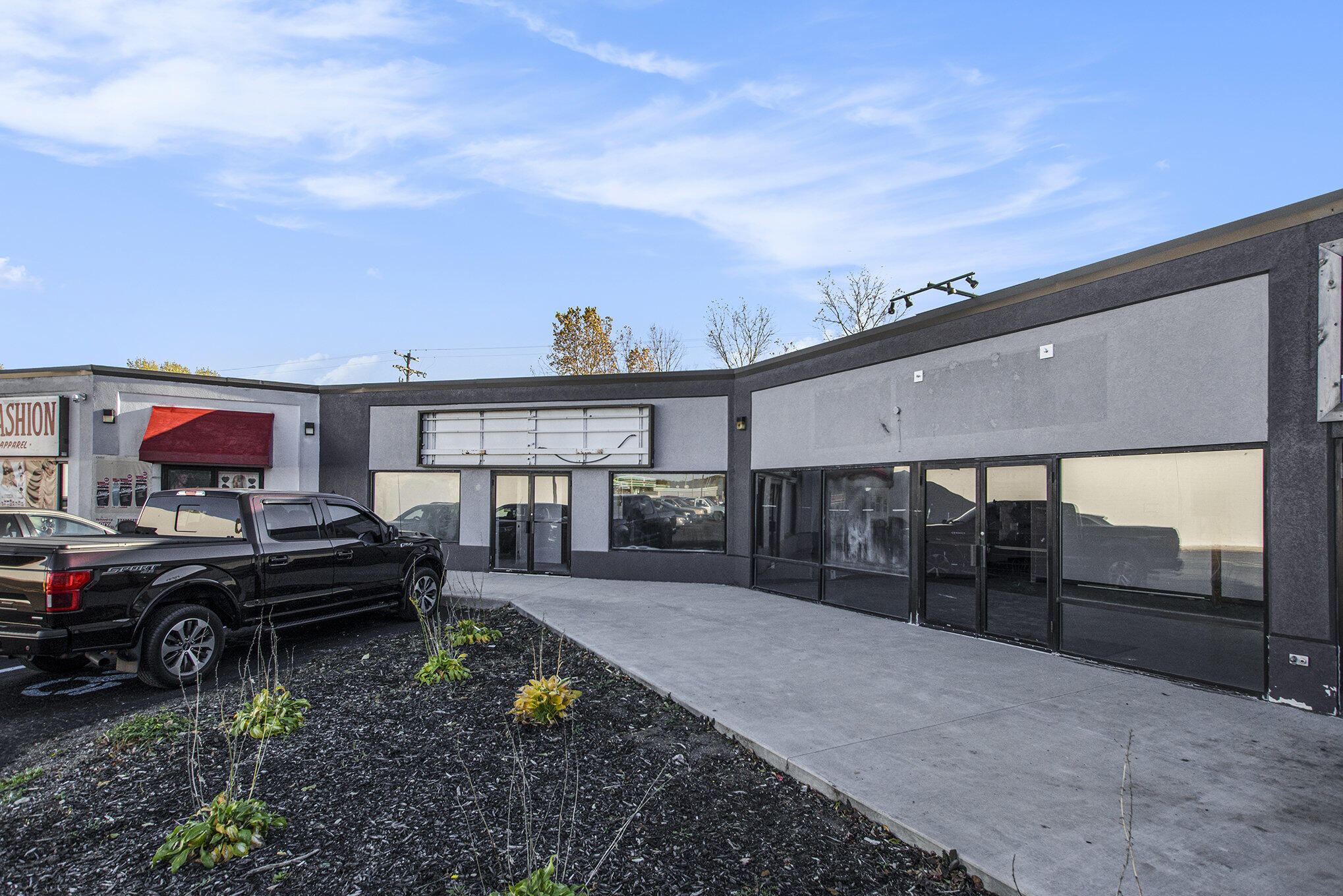 1210 Phoenix Street, 3