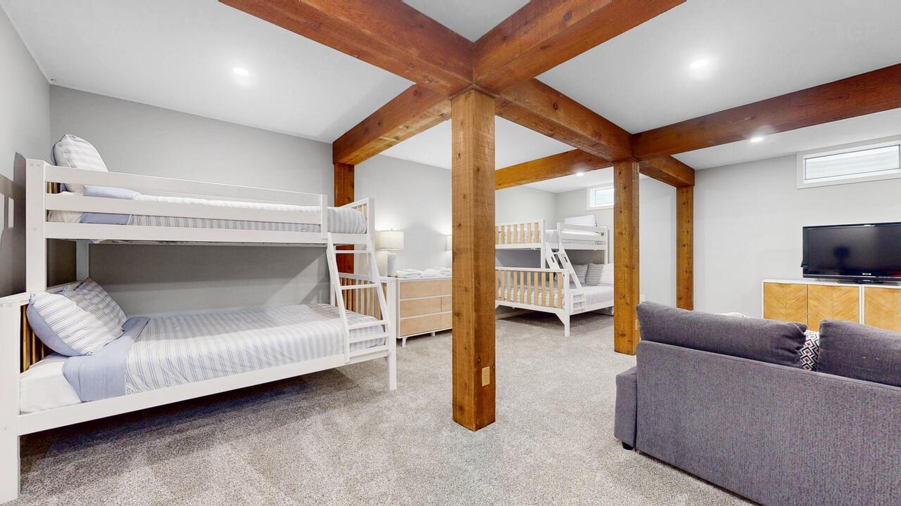 1066 Monroe Boulevard