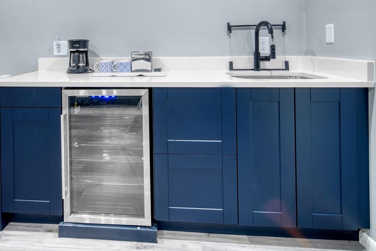 1066 Monroe Boulevard