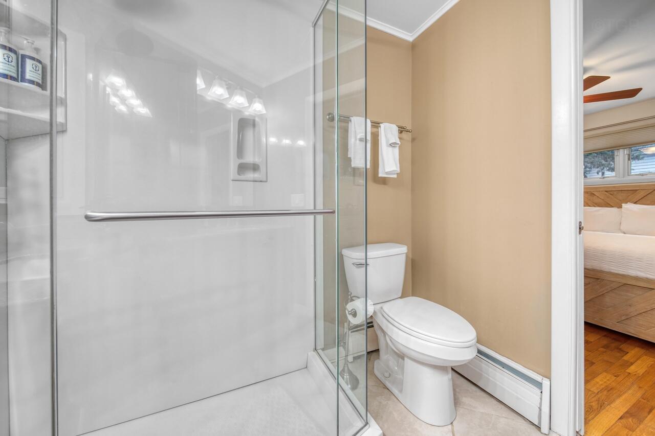 1066 Monroe Boulevard