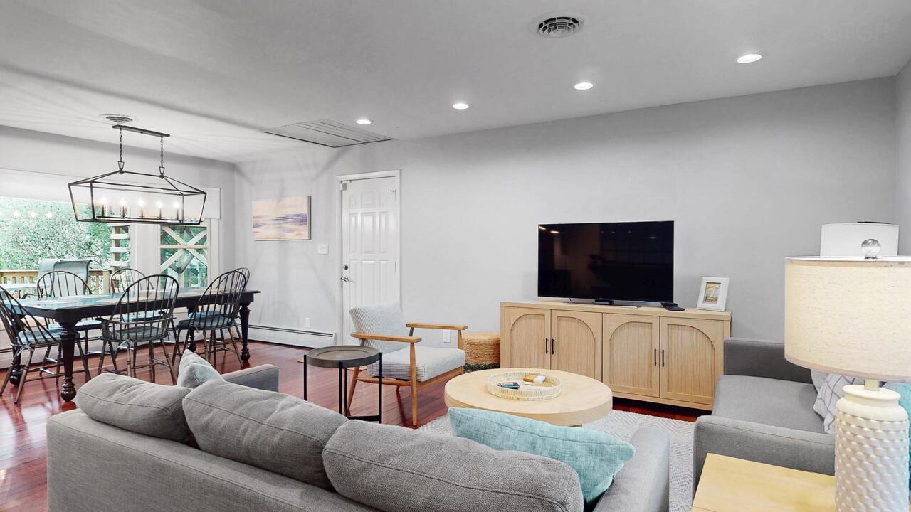 1066 Monroe Boulevard