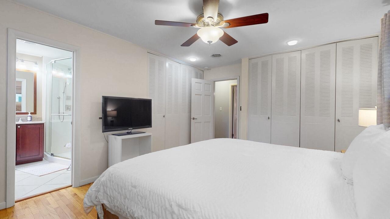 1066 Monroe Boulevard