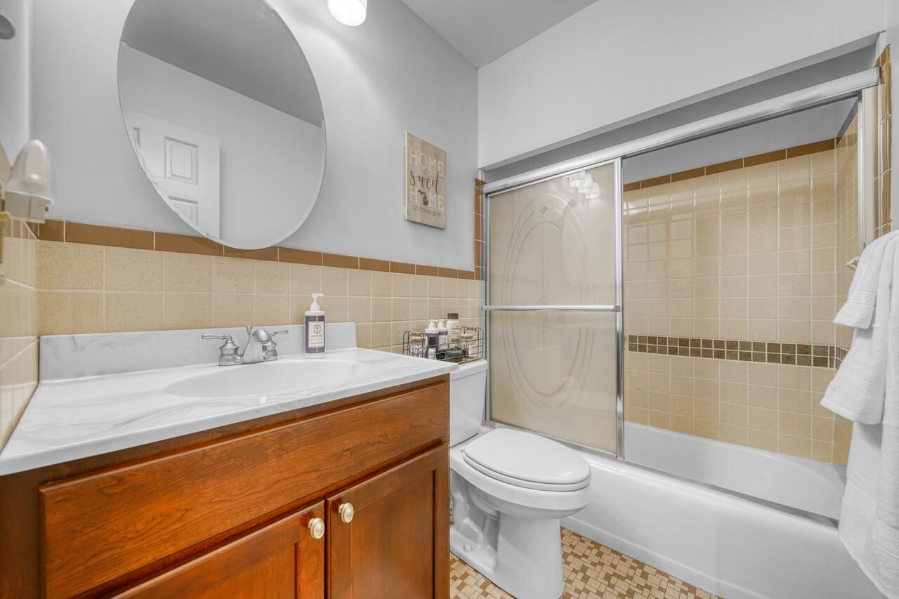 1066 Monroe Boulevard