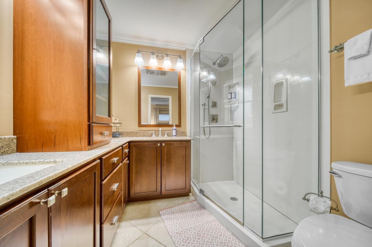 1066 Monroe Boulevard