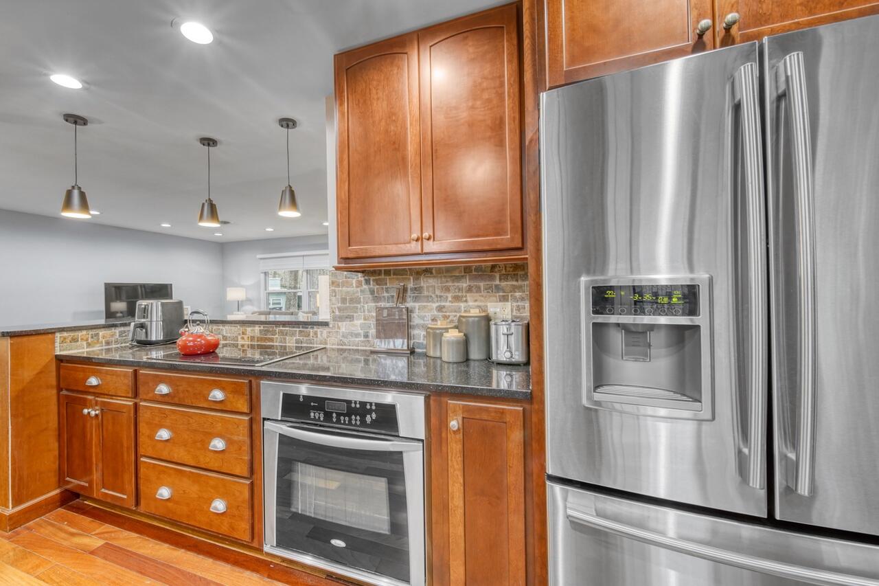 1066 Monroe Boulevard