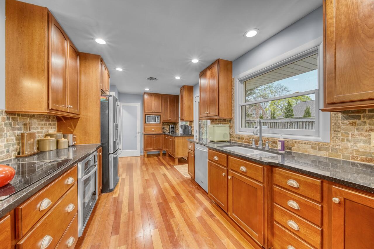 1066 Monroe Boulevard