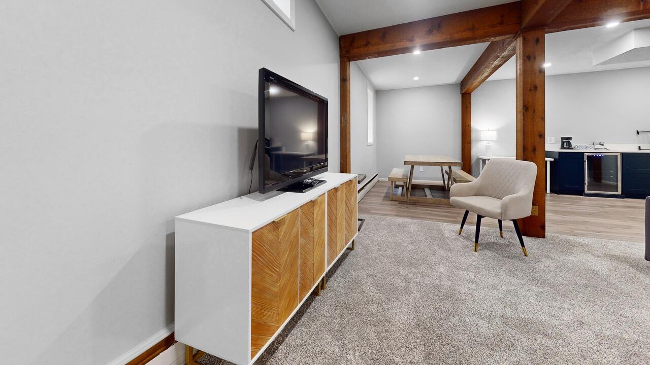 1066 Monroe Boulevard