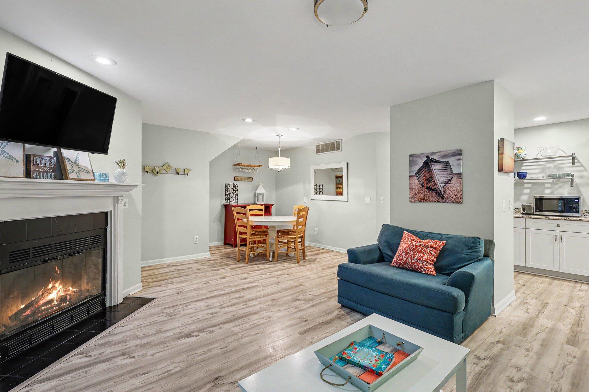 800 North Shore Drive 2
