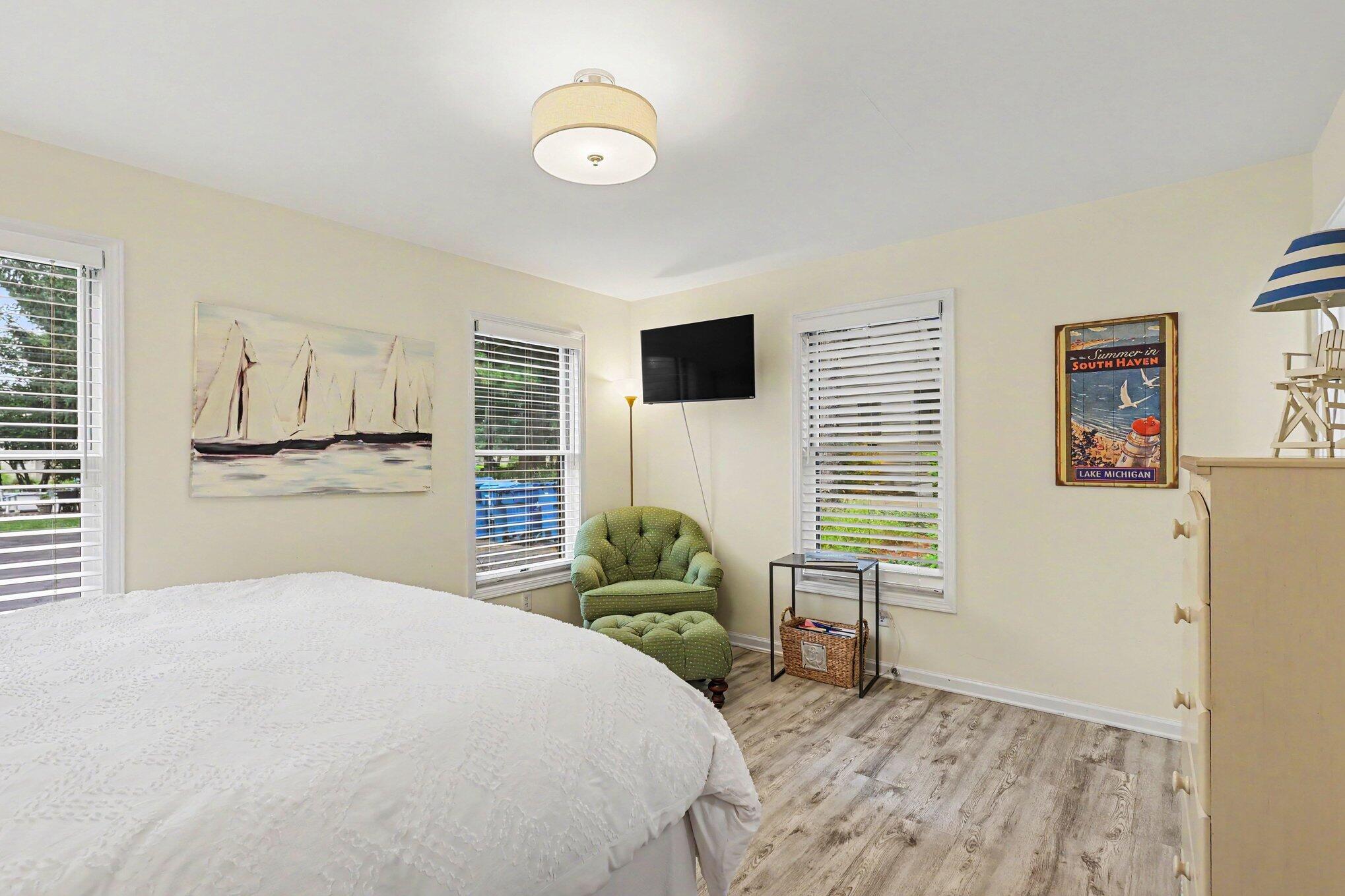 800 North Shore Drive 2