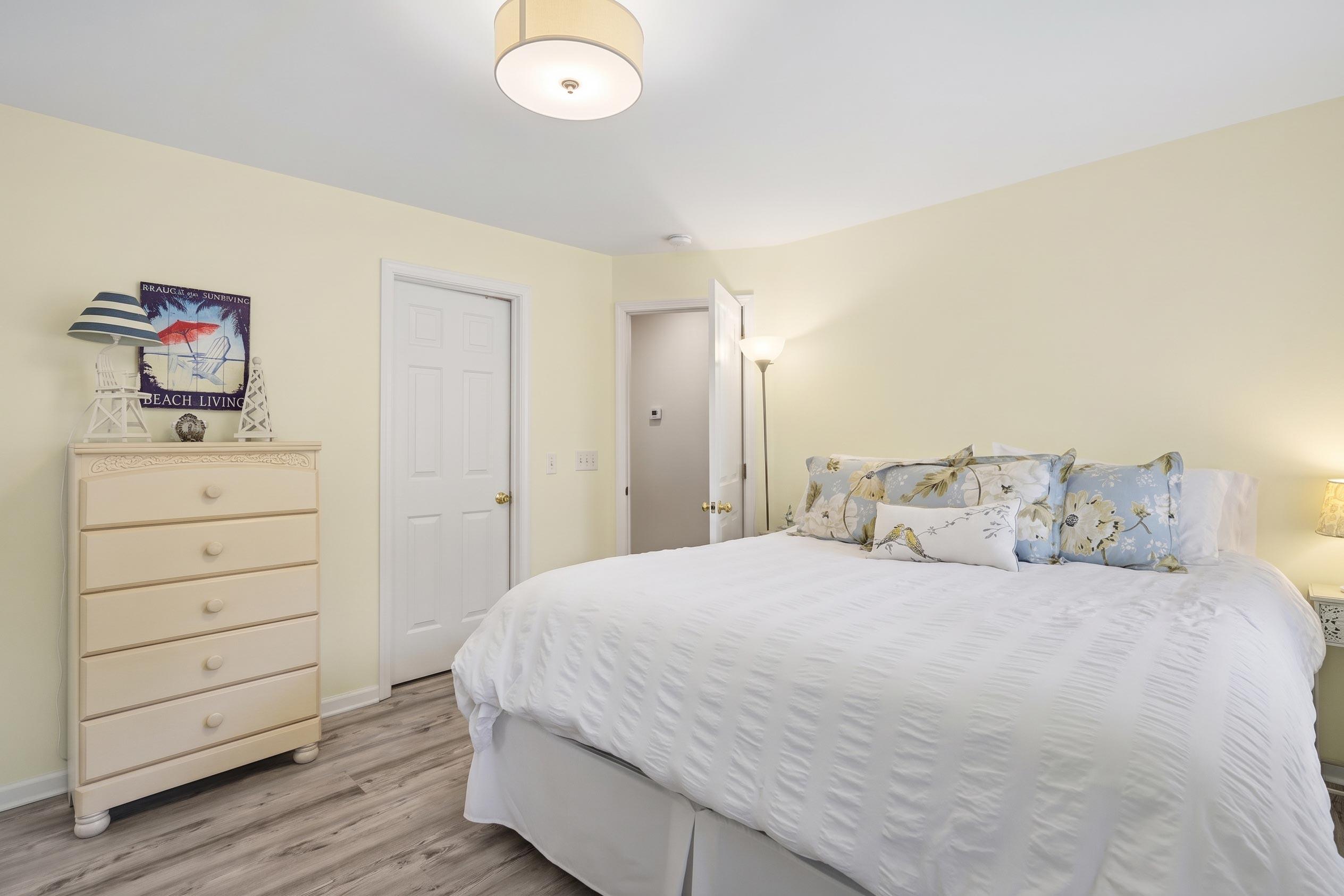 800 North Shore Drive 2