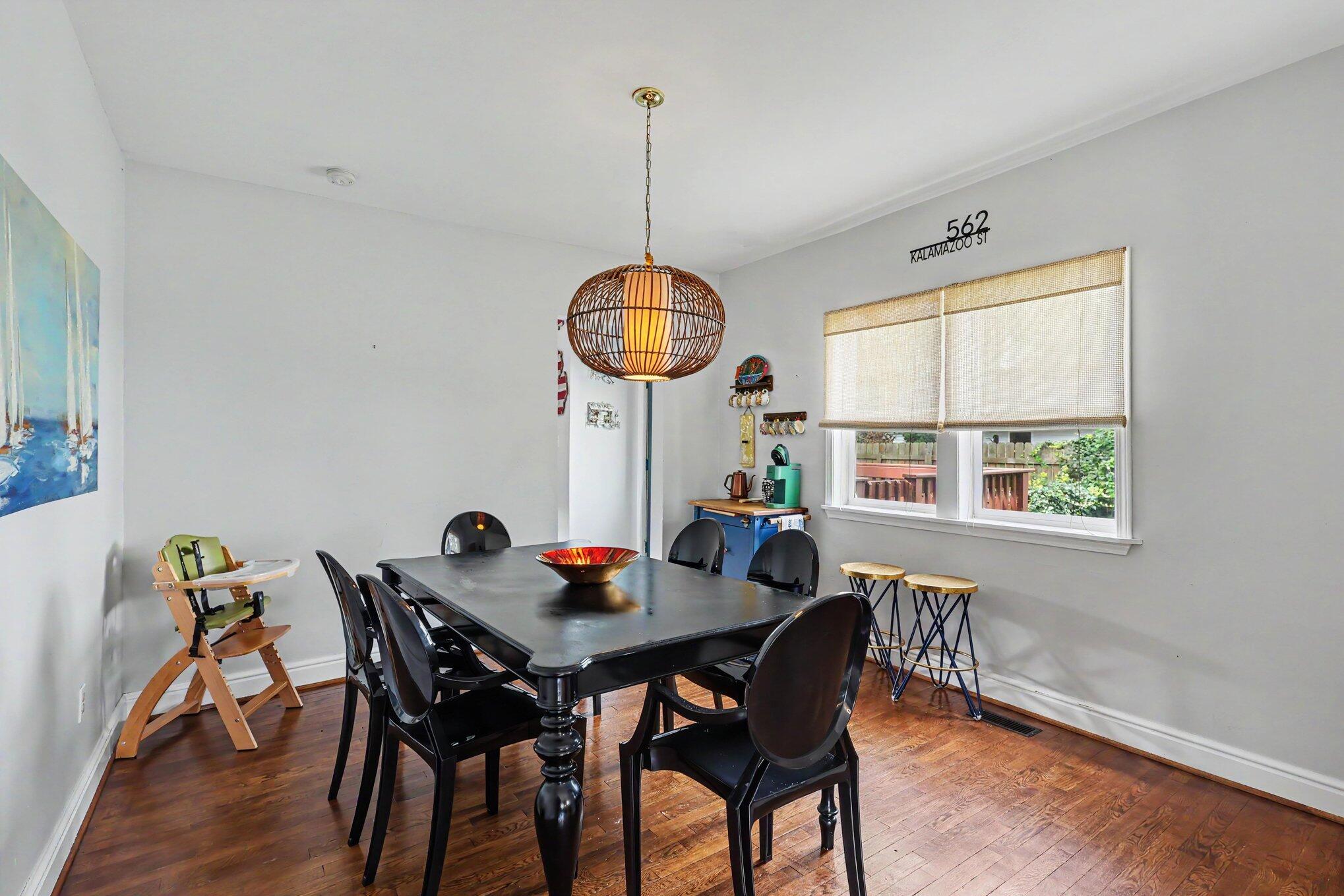 562 Kalamazoo Street