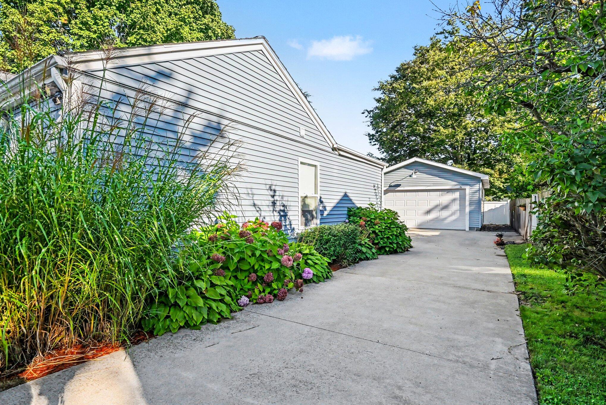 111 Aylworth Court