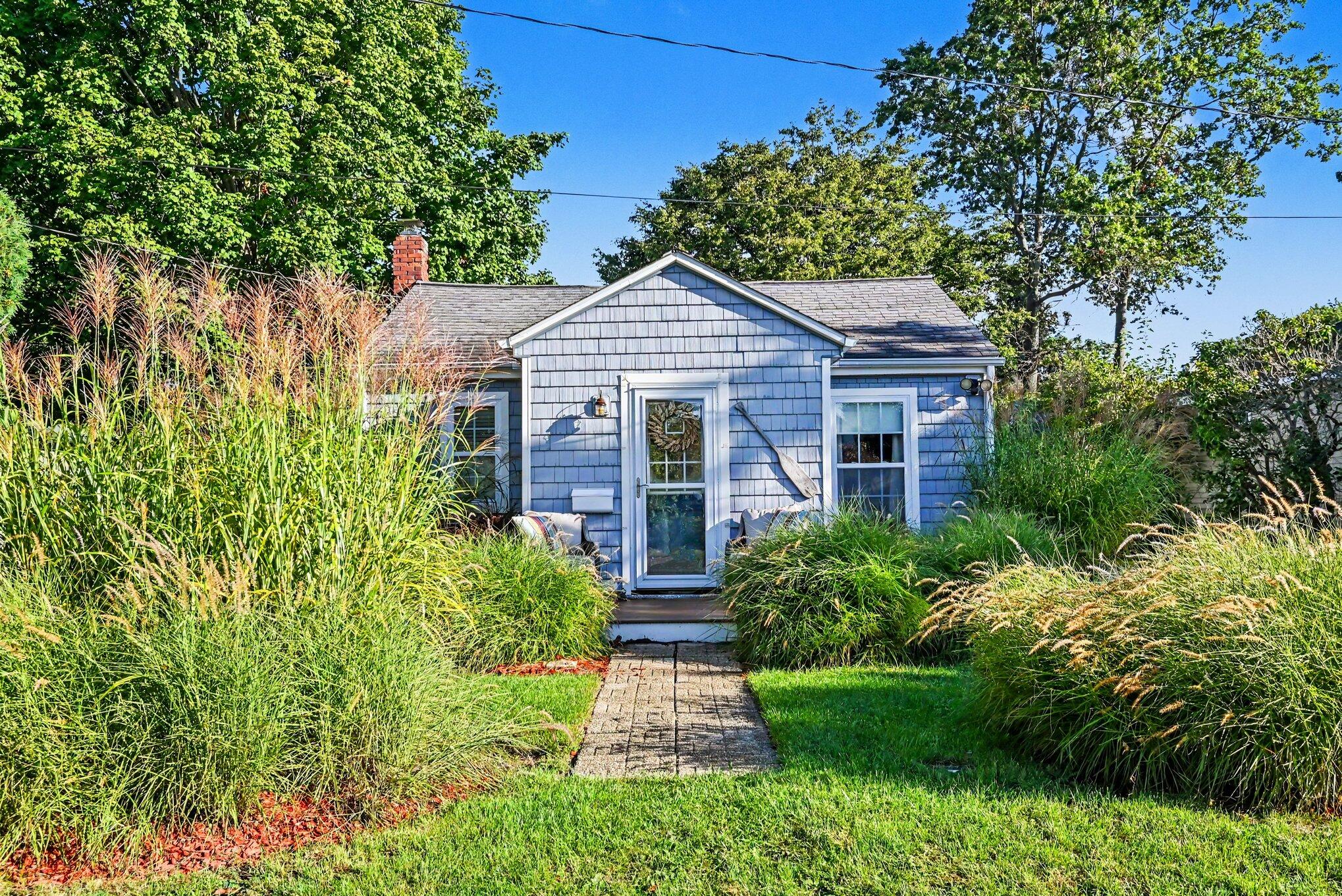 111 Aylworth Court