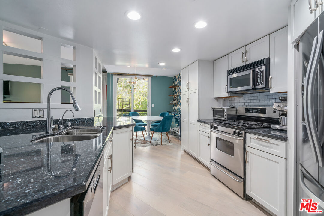 723 N Westmount Dr Unit: 301