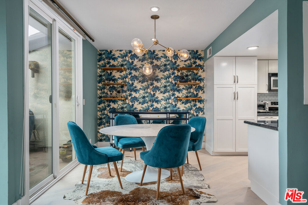 723 N Westmount Dr Unit: 301