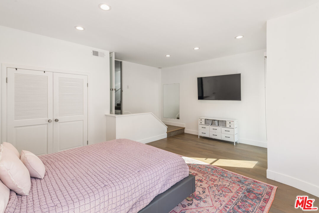 6467 Deep Dell Pl
