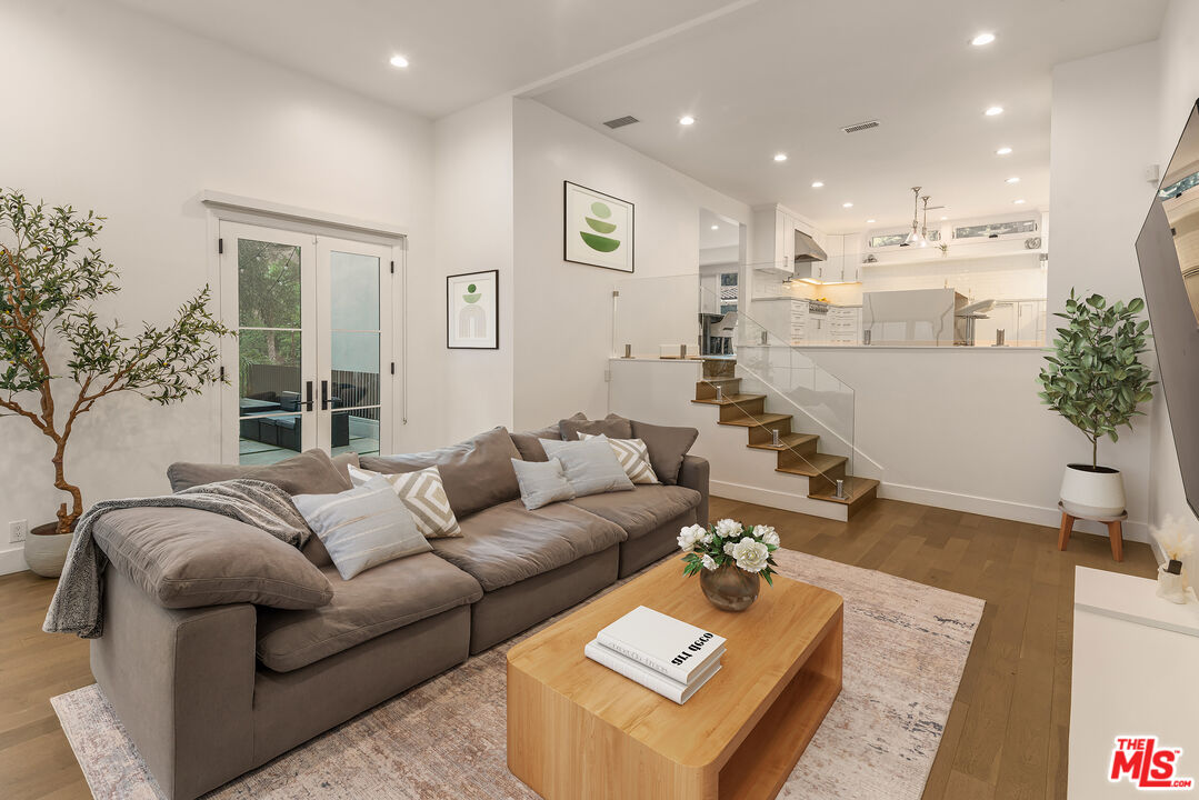 6467 Deep Dell Pl