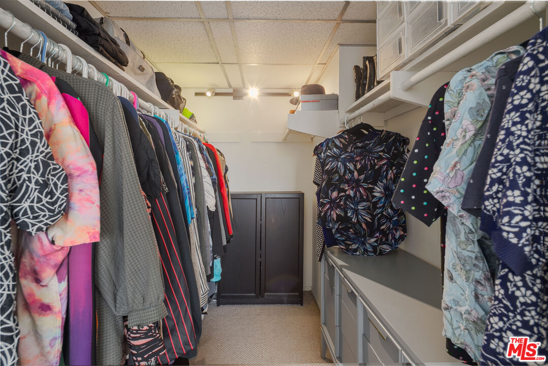 927 N Kings Rd Unit: 303