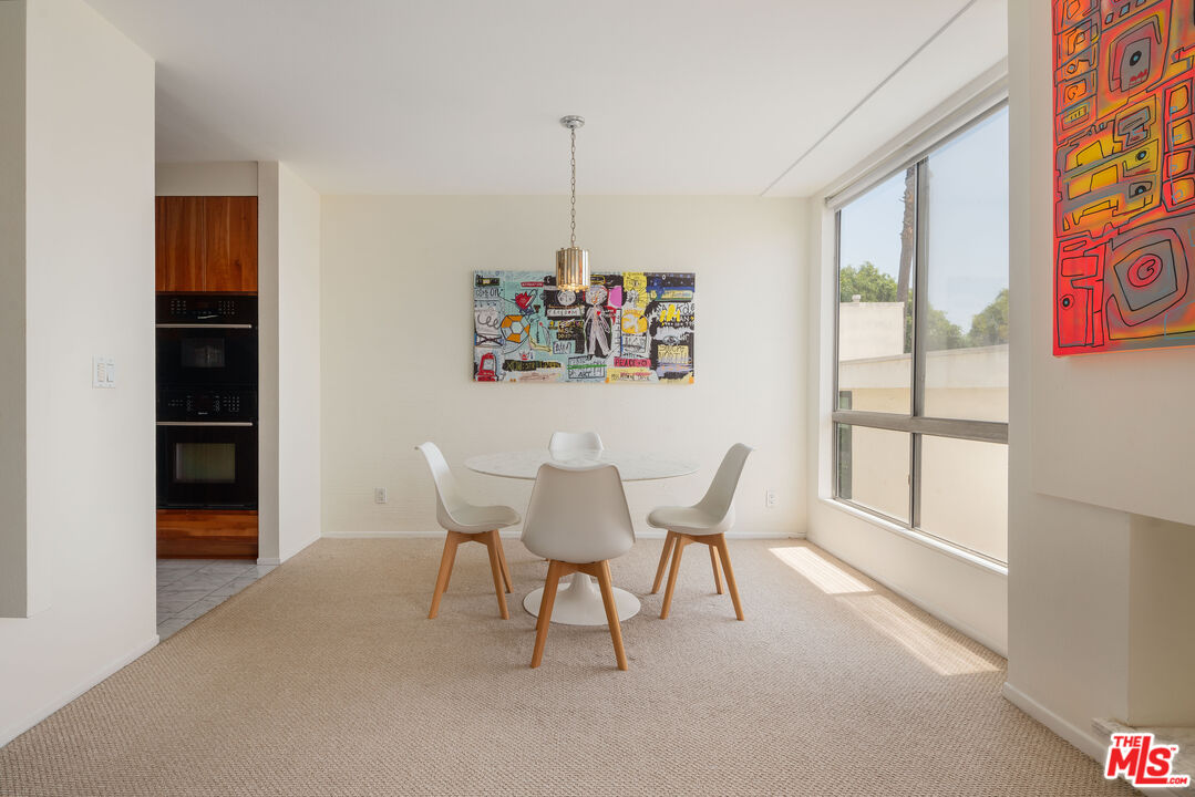 927 N Kings Rd Unit: 303