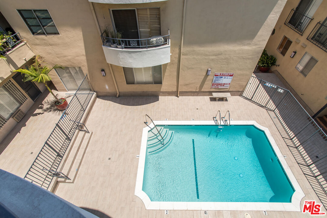 1221 N Kings Rd Unit: 307